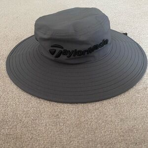 Mens Taylormade Golf Performance Metal Eyelet Bucket Hat Dark Gray Size S/M